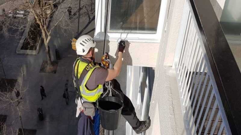 Great Things About Abseiling Painting